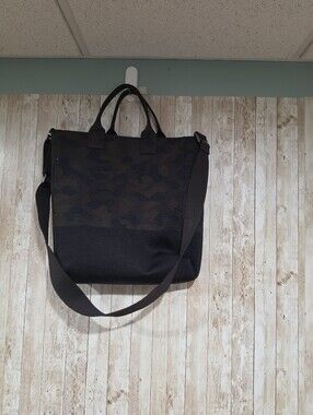 Rothys Men's Camo Messenger Travel Work Bag